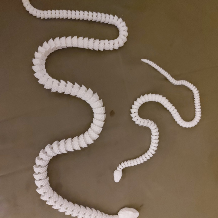3D-printed Articulated Snake-Credit from Gryfalcon