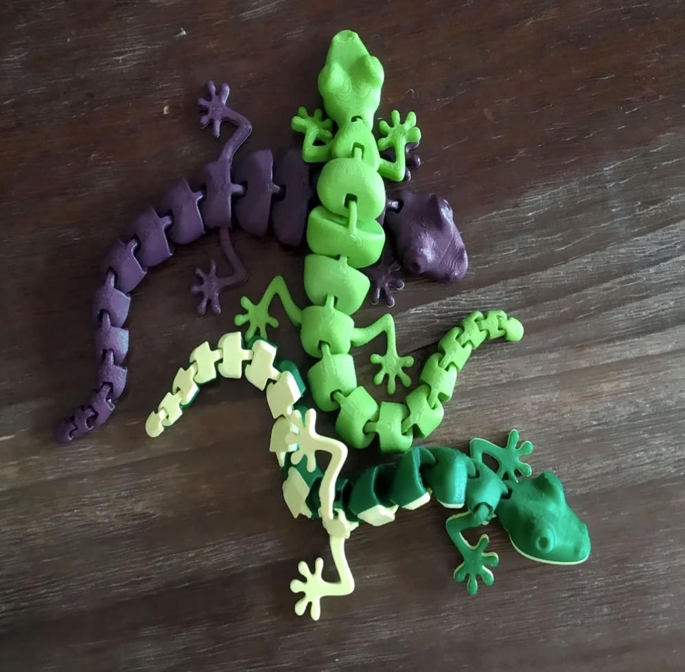 3D-printed Articulated Lizard-Credit from McGybeer