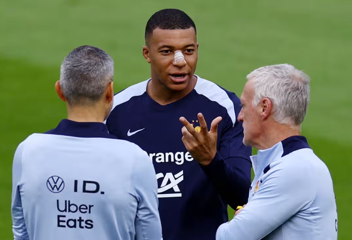 Kylian Mbappe Returns Training